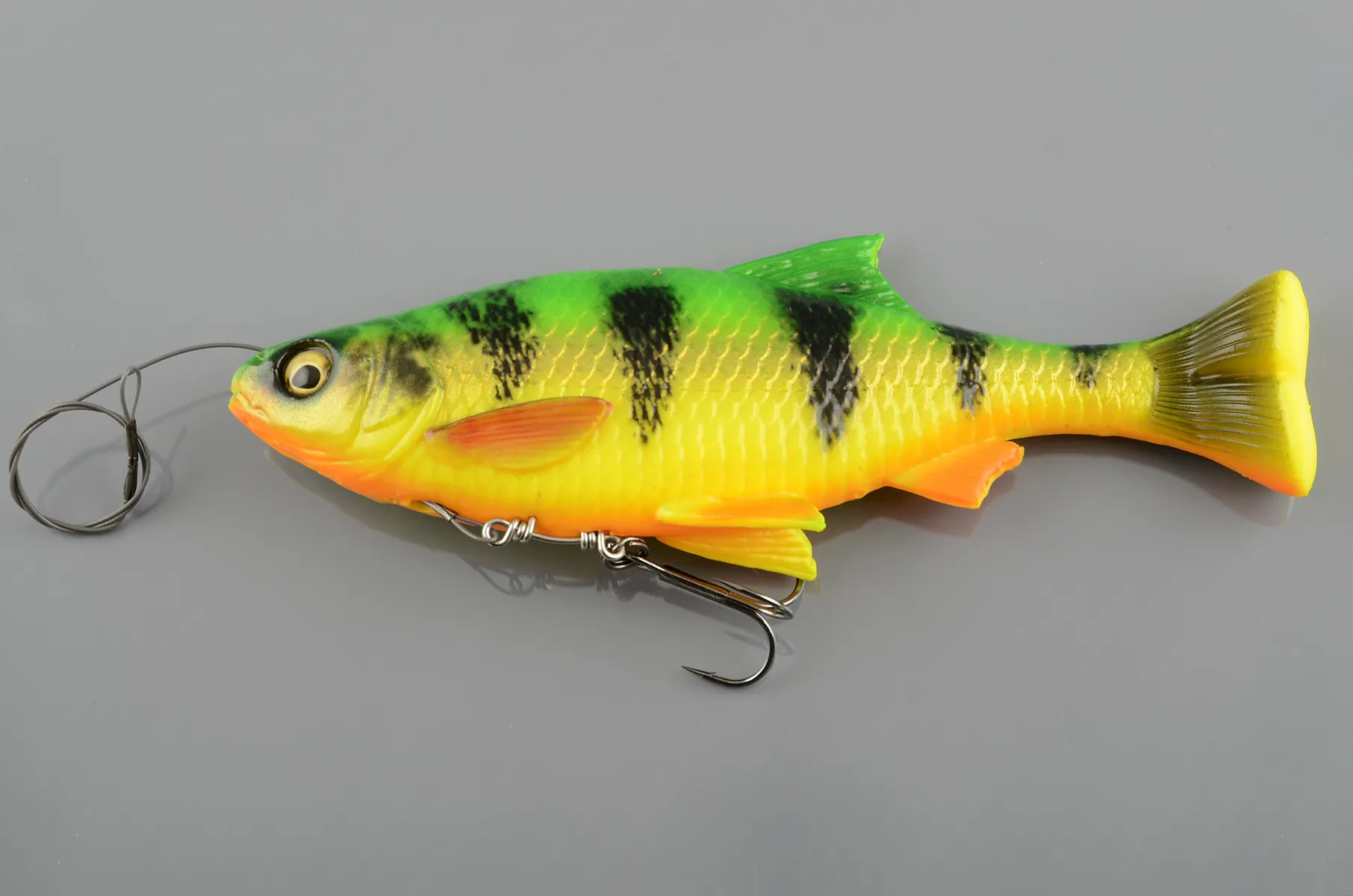 Силиконовая приманка Savage Gear 4D Line Thru Pulse Tail Roach 18см 90гр SS Firetiger  63729