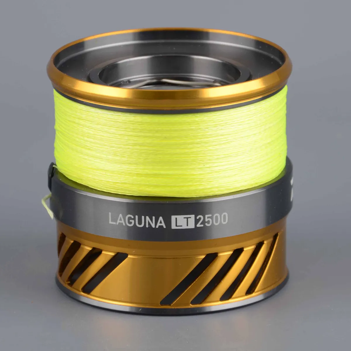 Шпуля Daiwa Laguna LT 2500+шнур JB4 0,19 yl