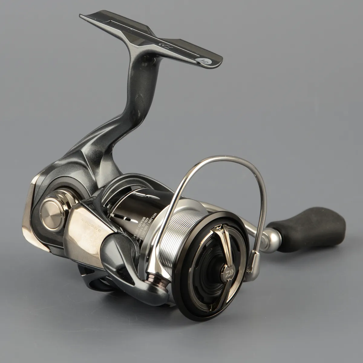 Катушка безынерц. Daiwa Luvias 24 LT 2000S-H