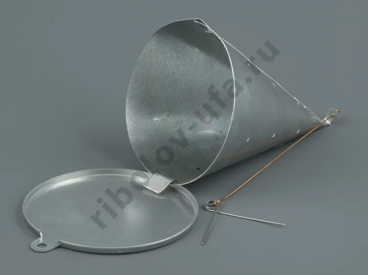 Кормушка зимняя Перцев металл. Конус большая, 100гр, d-90мм