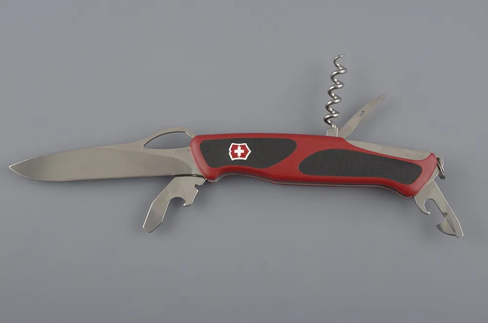 Нож Victorinox RangerGrip 61 130мм красный/черный