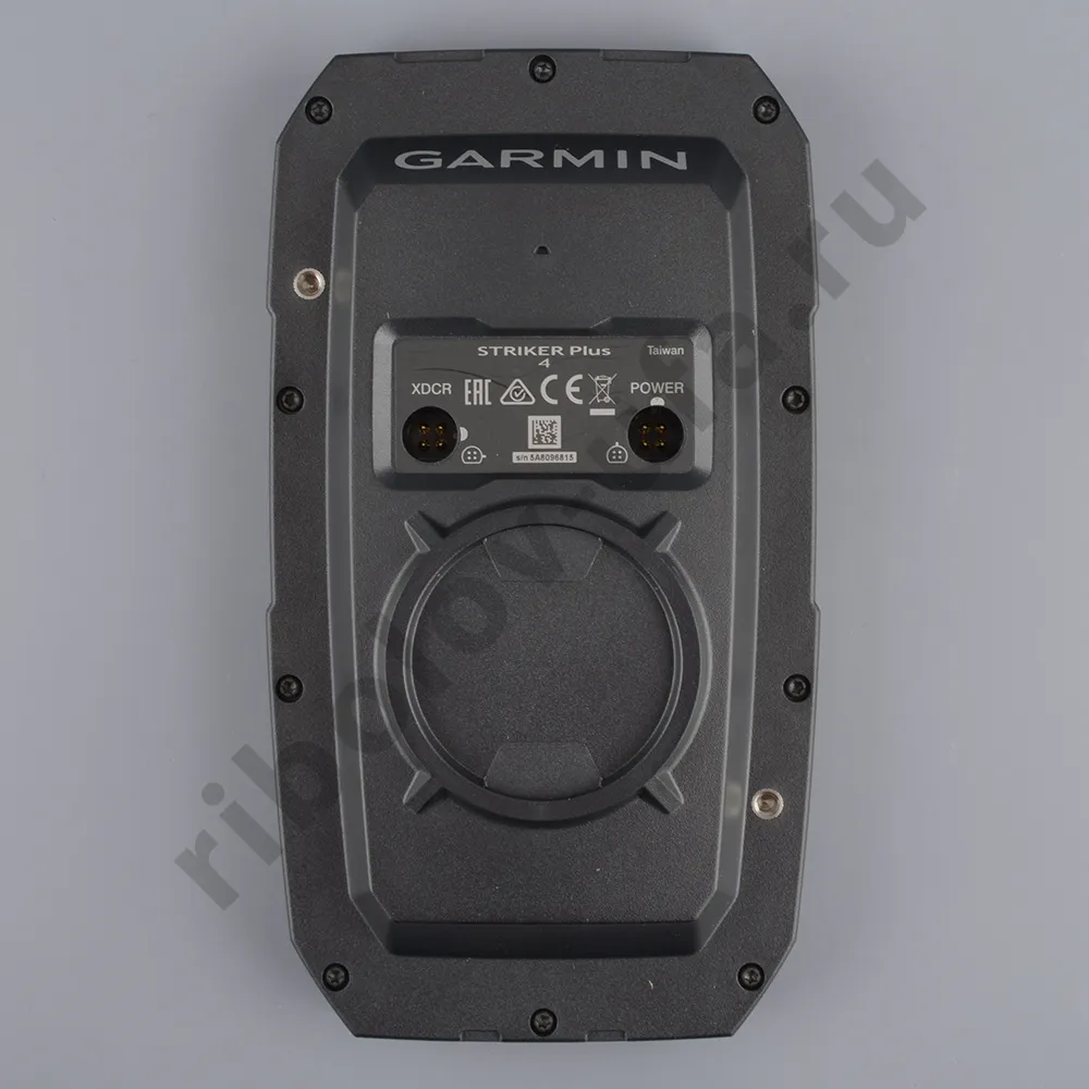 Эхолот Garmin Striker Plus 4 с транцевым трансдьюсером 