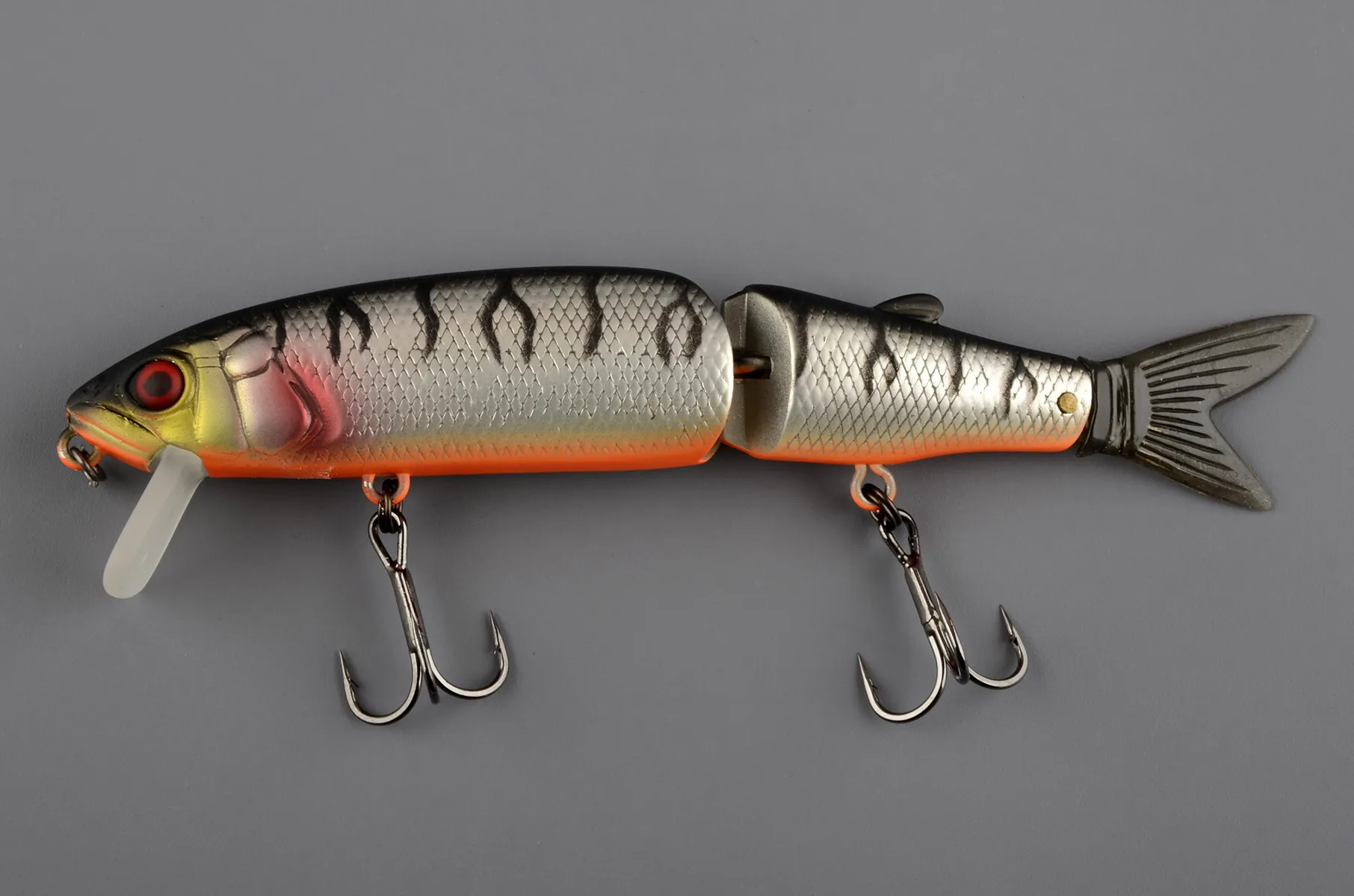 Воблер Jackall Magallon SS дл. 11.3 см, гл. 0.5-1.0 м, 14 гр., susp цв. uv mat silver tiger