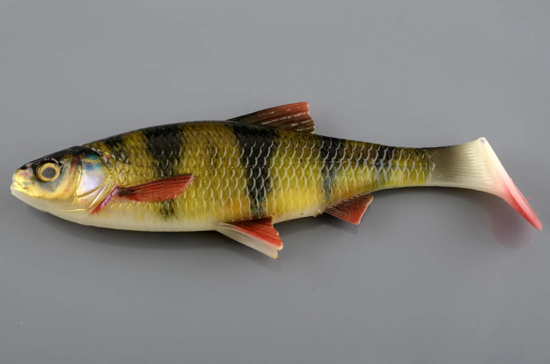 Силиконовая приманка Savage Gear 4D River Roach 18см 70g Perch 63705-001