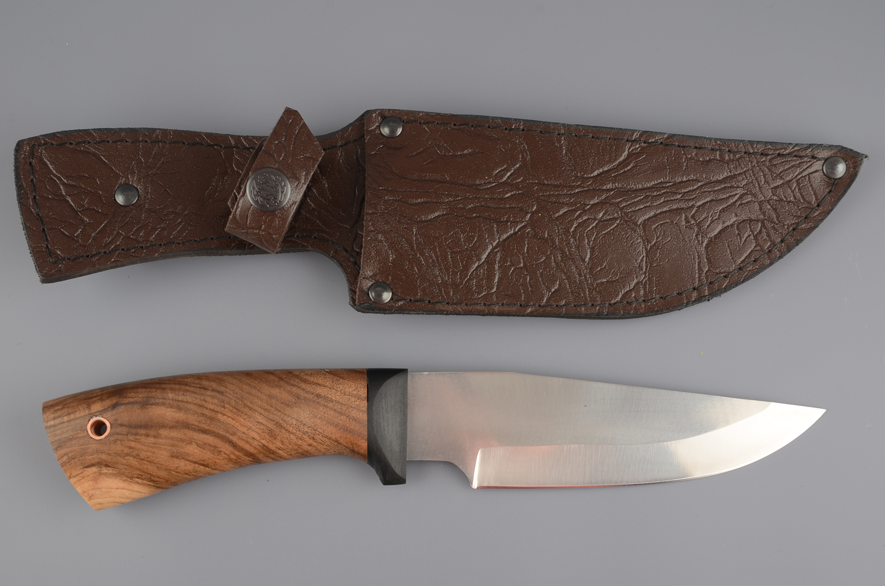 Нож упрощ. Кабан-У хирургич.нерж.сталь, 65х13, орех (ручная работа)