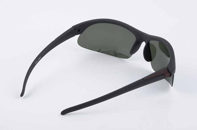 Очки No name поляризац (с чехлом и салфеткой) черн./черн./пласт. (2969)