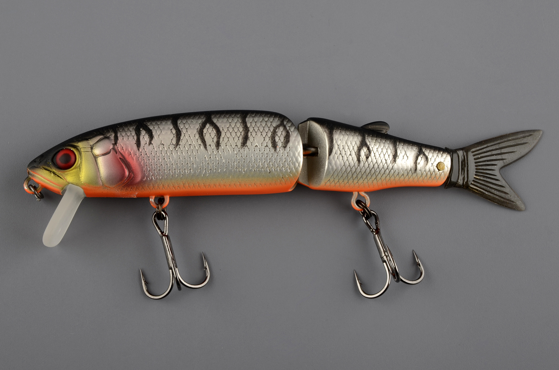 Воблер Jackall Magallon SS дл. 11.3 см, гл. 0.5-1.0 м, 14 гр., susp цв. uv mat silver tiger