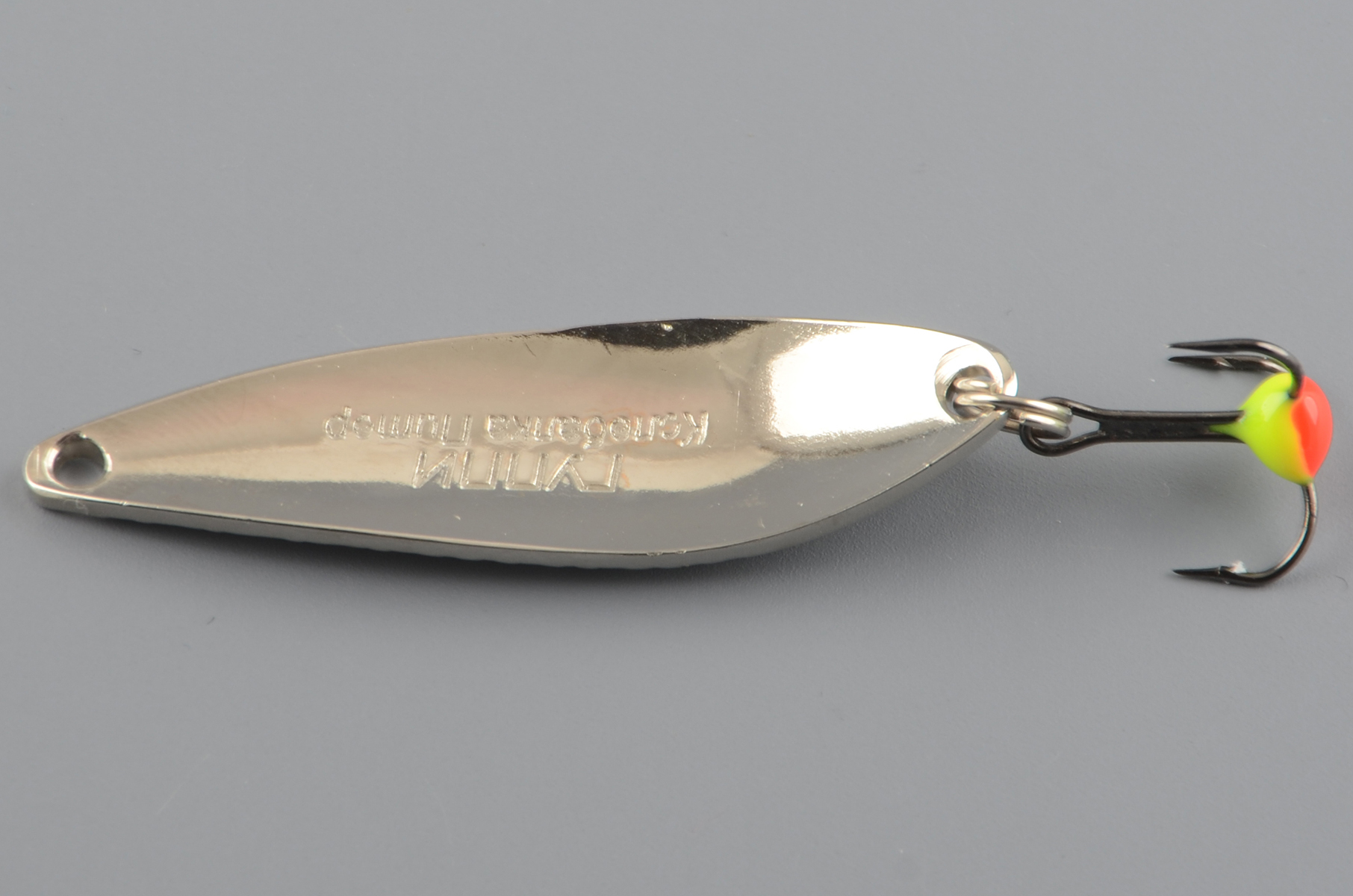 Блесна зимняя Бубнов колеблющаяся Гуппи 5 гр. белая, латунь, ребр., тр. с каплей