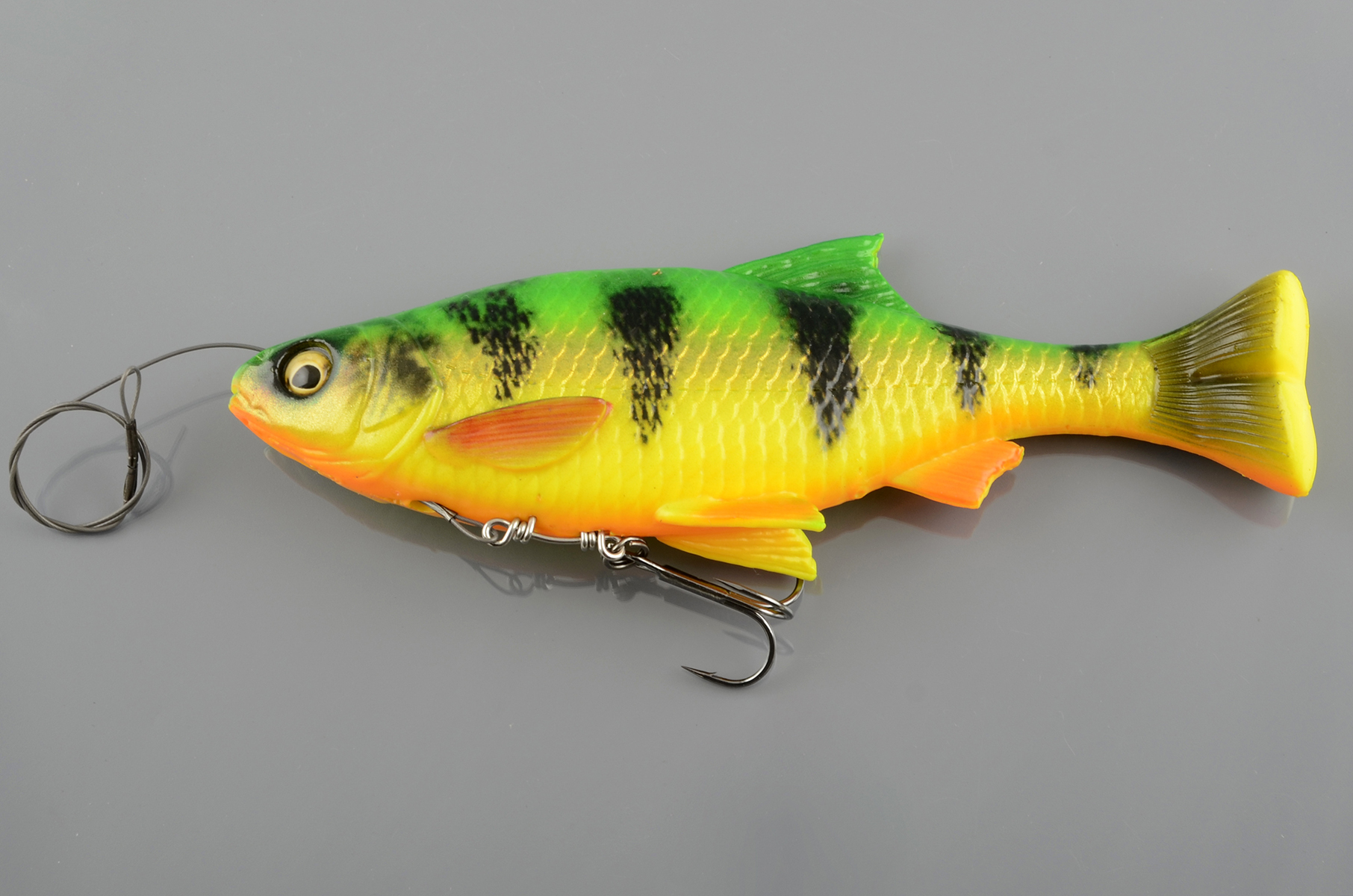 Силиконовая приманка Savage Gear 4D Line Thru Pulse Tail Roach 18см 90гр SS Firetiger  63729
