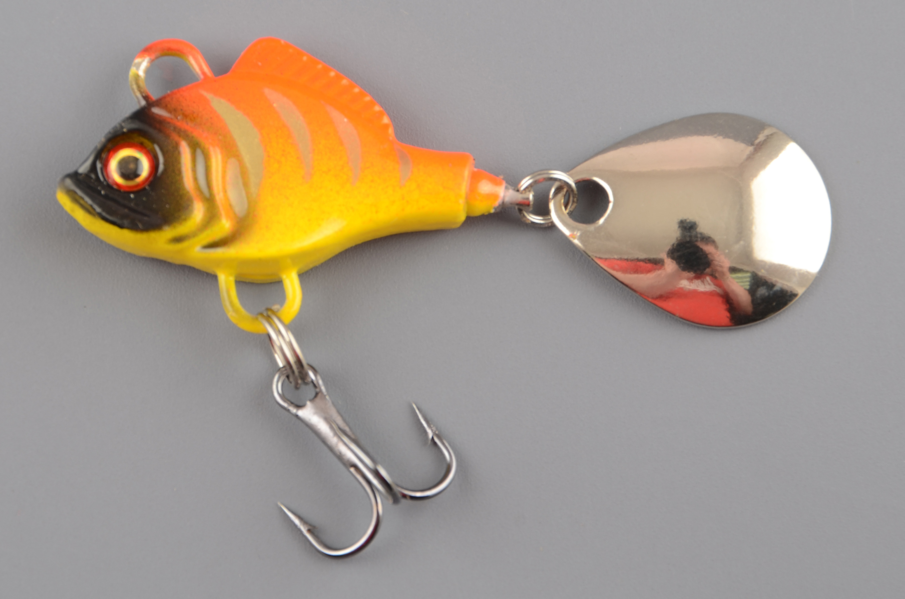 Тейл-спиннер Columbia Duh-5700 10гр, # 19