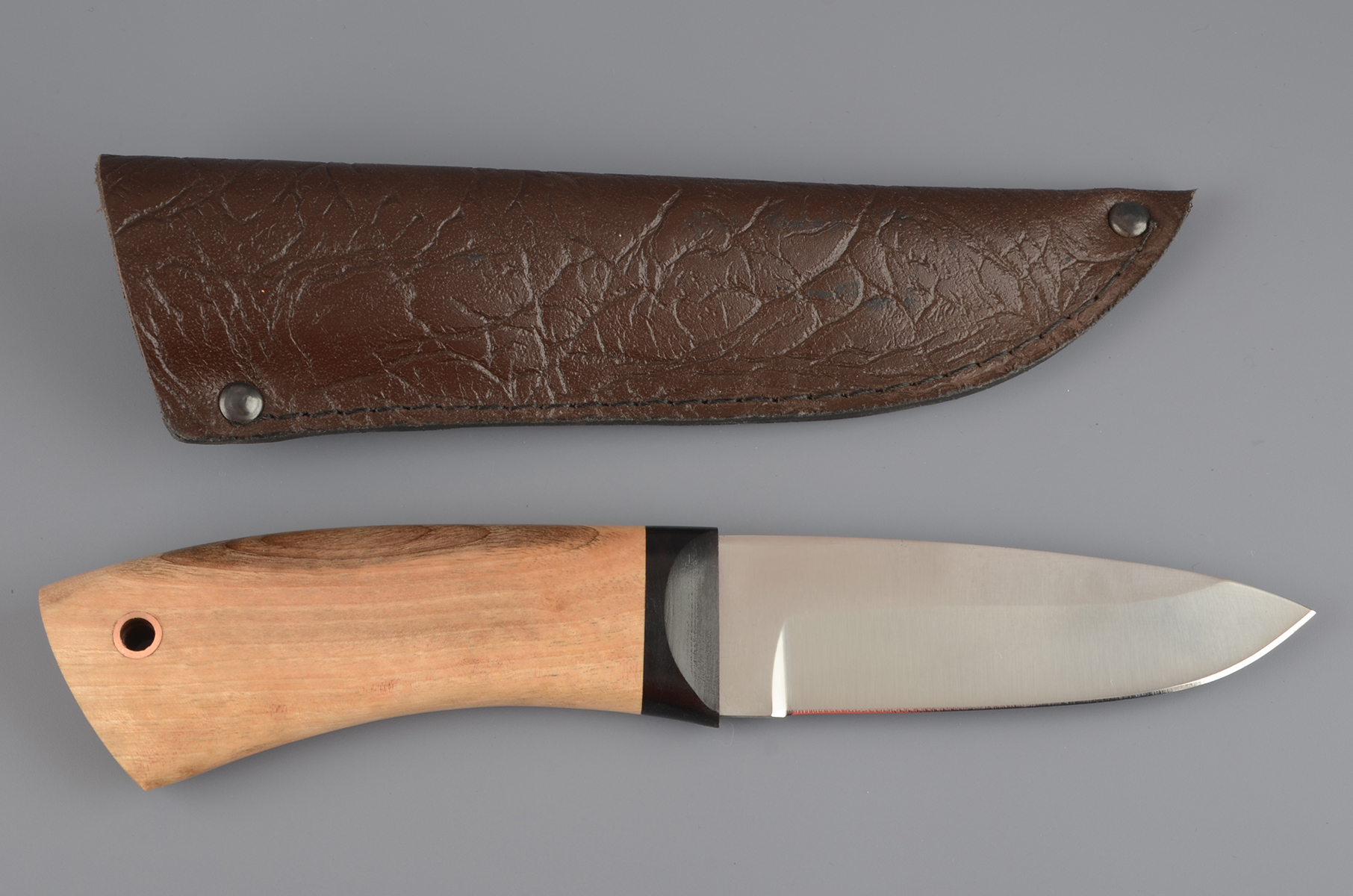 Нож упрощ. НТ 72 У хирургич.нерж.сталь, 65х13, орех (ручная работа)