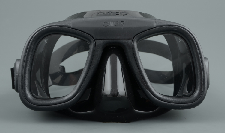 Маска Omer Abyss-черный силикон