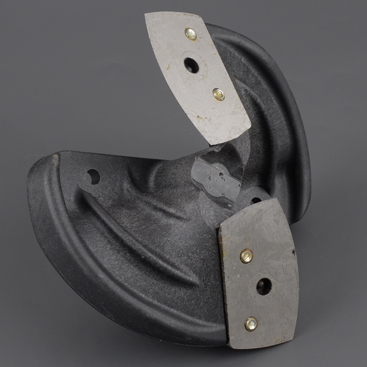 Голова режущая ледобура Iceberg-110R (правое вращение) в сборе (радиусные ножи+защитный футляр)