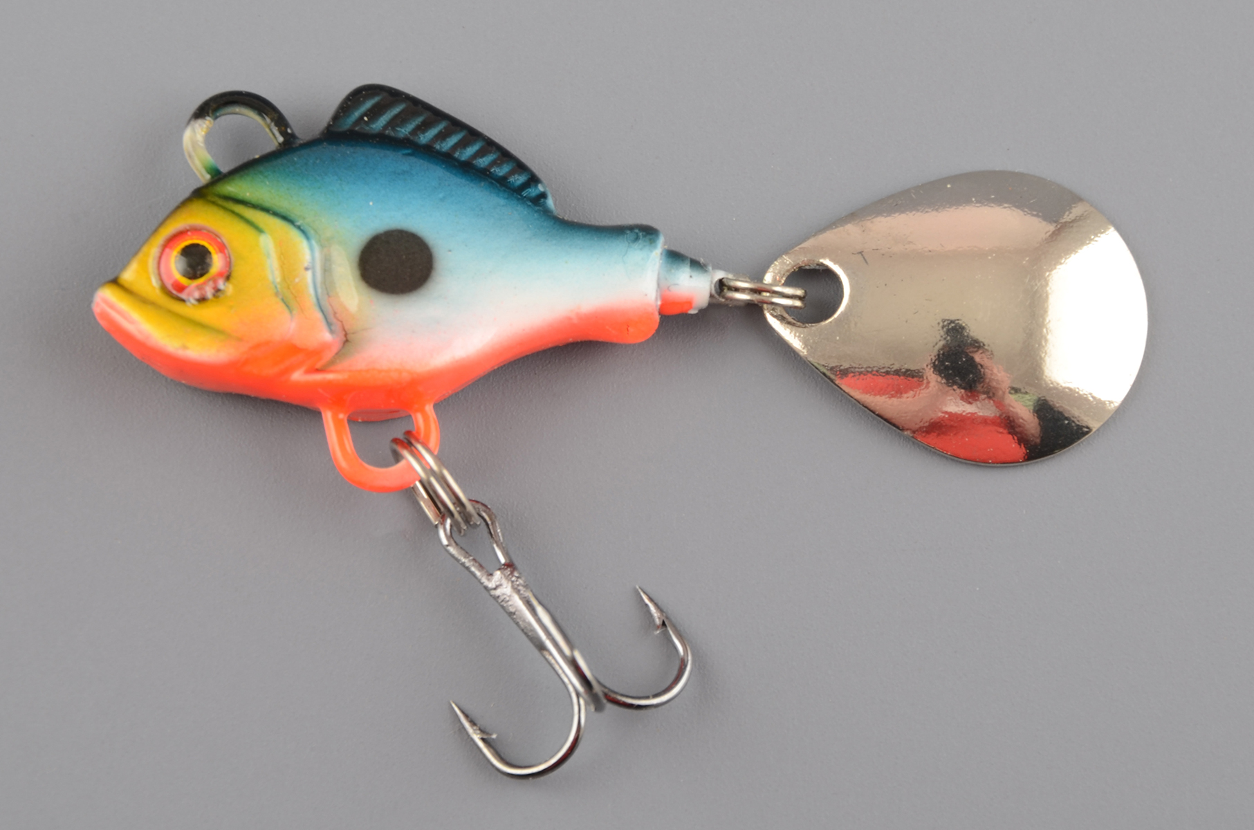 Тейл-спиннер Columbia Duh-5700 10гр, # 04