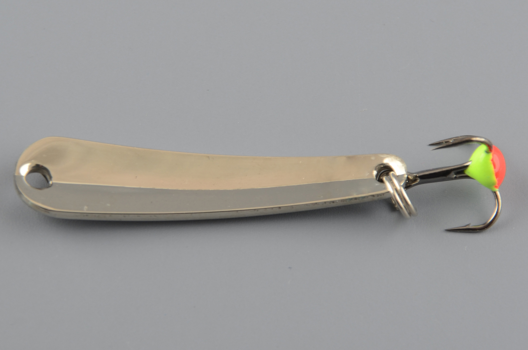 Блесна зимняя Бубнов колеблющаяся Окушок 41 мм 3 гр. белая, латунь, гладк., тр. с каплей