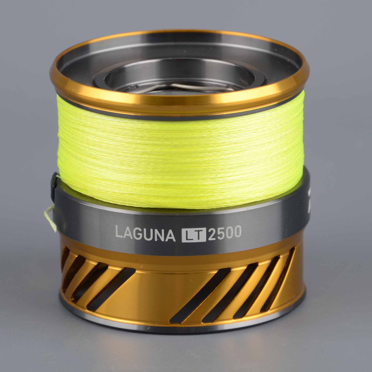 Шпуля Daiwa Laguna LT 2500+шнур JB4 0,19 yl