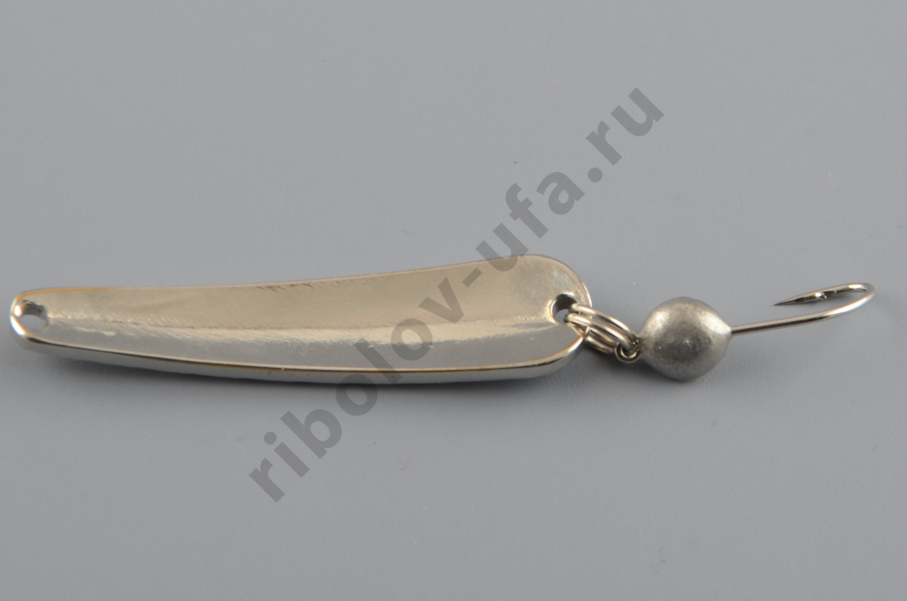 Блесна зимняя Бубнов колеблющаяся Окушок 41 мм 5 гр. белая, латунь, ребр., морм.