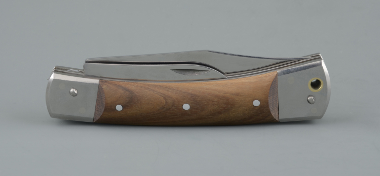 Нож Соболь складной, Двухпредметный, хирургич.нерж.сталь, 65х13, орех (ручная работа)