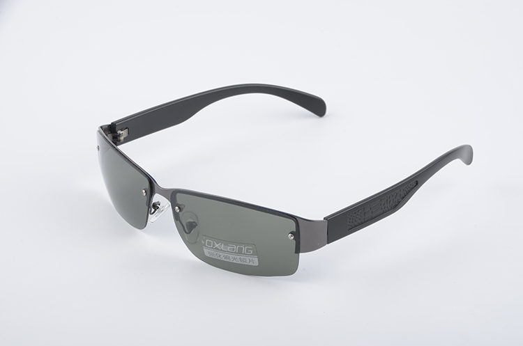 Очки No name поляризац (с чехлом и салфеткой) черн./темн.мет./мет. (2999)