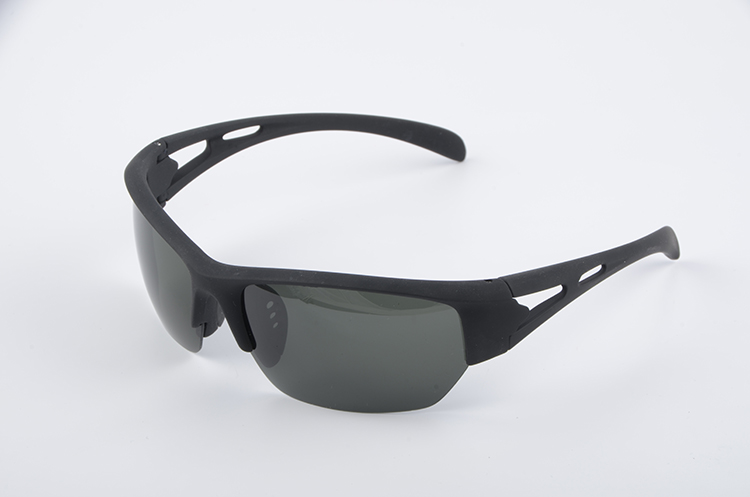 Очки No name поляризац (с чехлом и салфеткой) черн./черн./пласт. (3065)