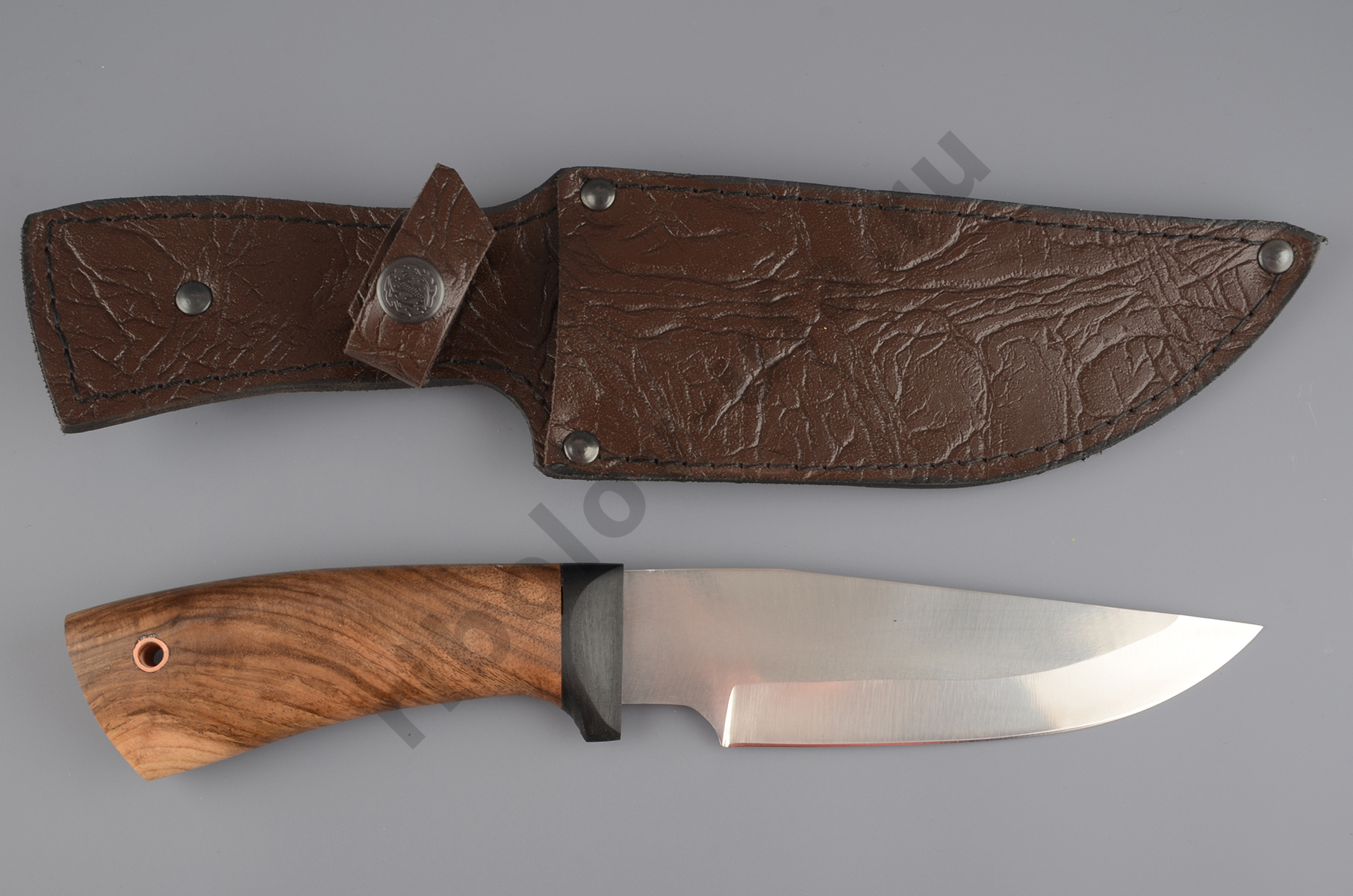 Нож упрощ. Кабан-У хирургич.нерж.сталь, 65х13, орех (ручная работа)