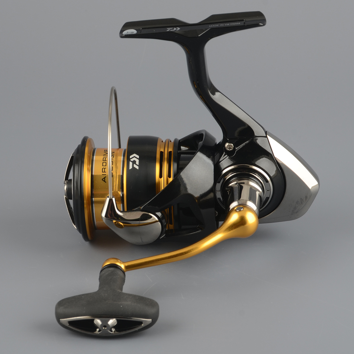 Катушка безынерц. Daiwa Legalis 23 LT 3000-C