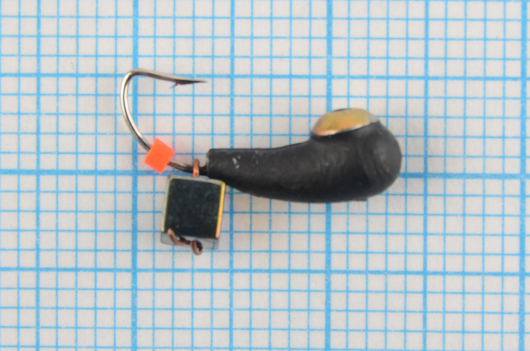 Мормышка Мир Вольфрама Уралка с коронкой Хамелеон кубик подвесной д. 4 мм черная