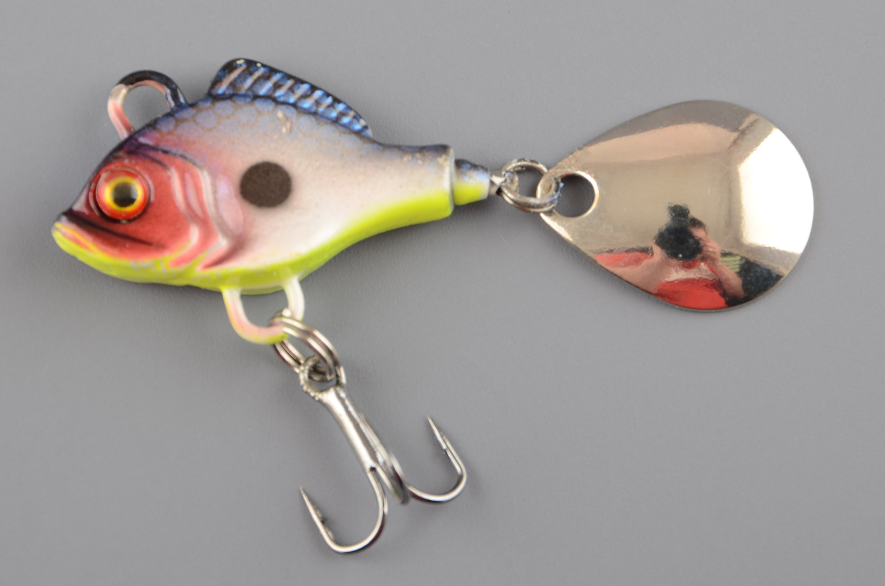 Тейл-спиннер Columbia Duh-5700 15гр, # 01