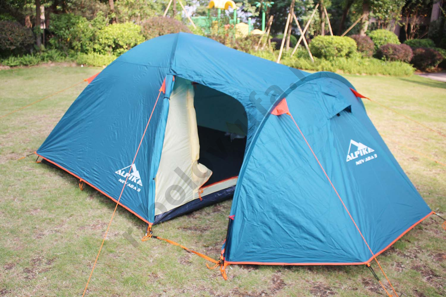 Палатка Alpika Nevada-3, 3-х местная