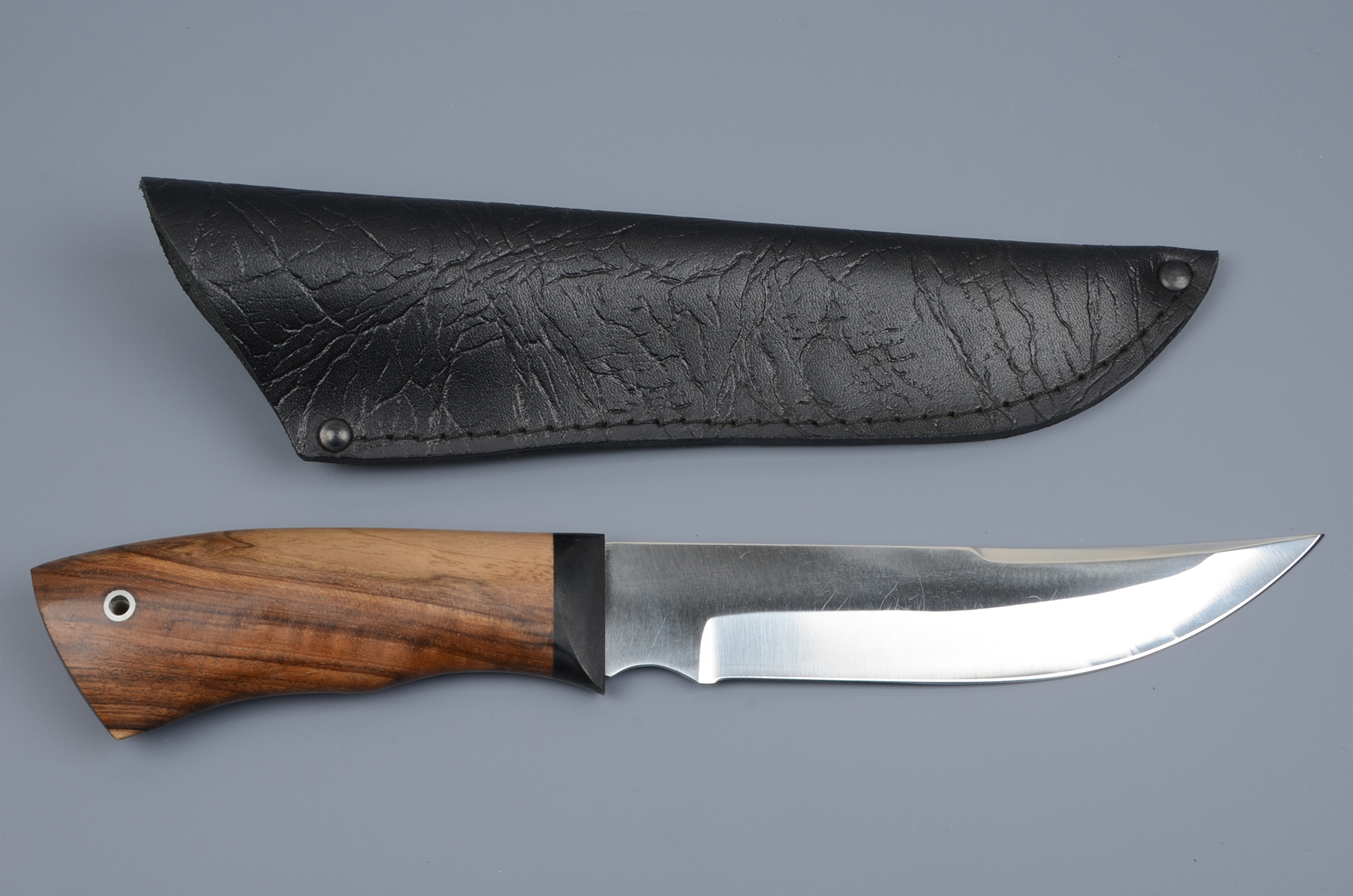 Нож упрощ. Клыч-У хирургич.нерж.сталь, 65х13, орех (ручная работа)