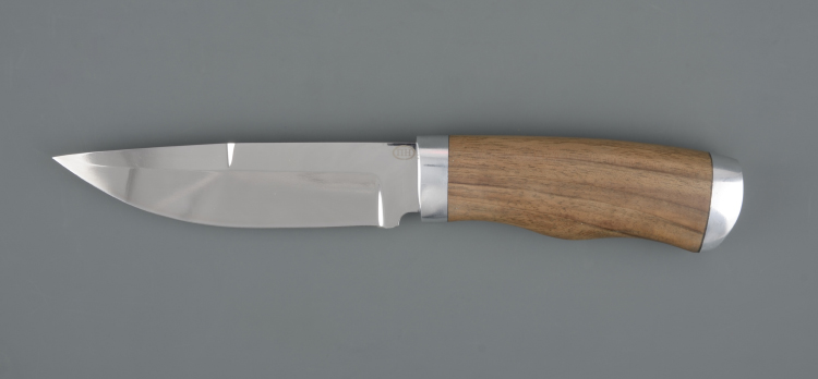 Нож Акула хирургич.нерж.сталь, 65х13, орех (ручная работа)