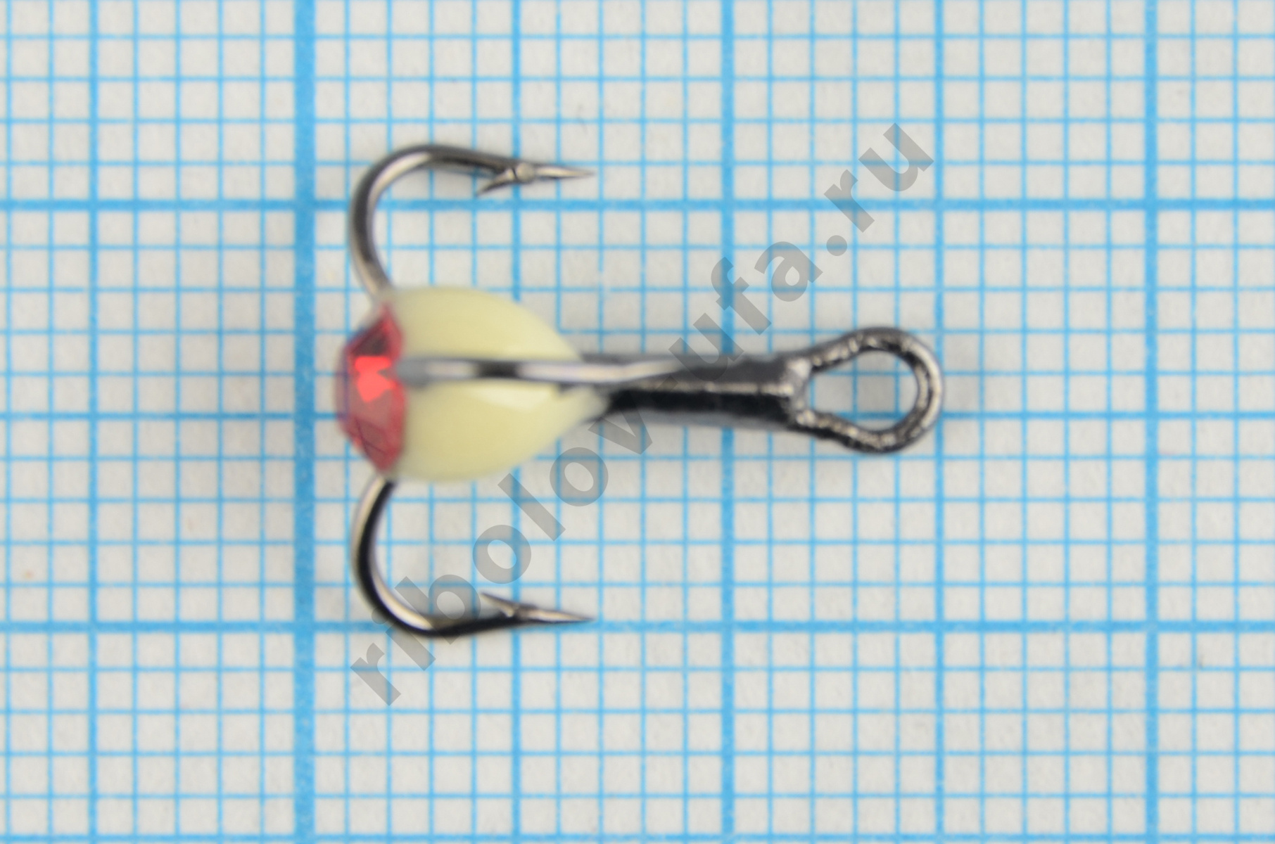 Тройник Dag Master Капля со стразой Белый с кр.Mustad №10 UF