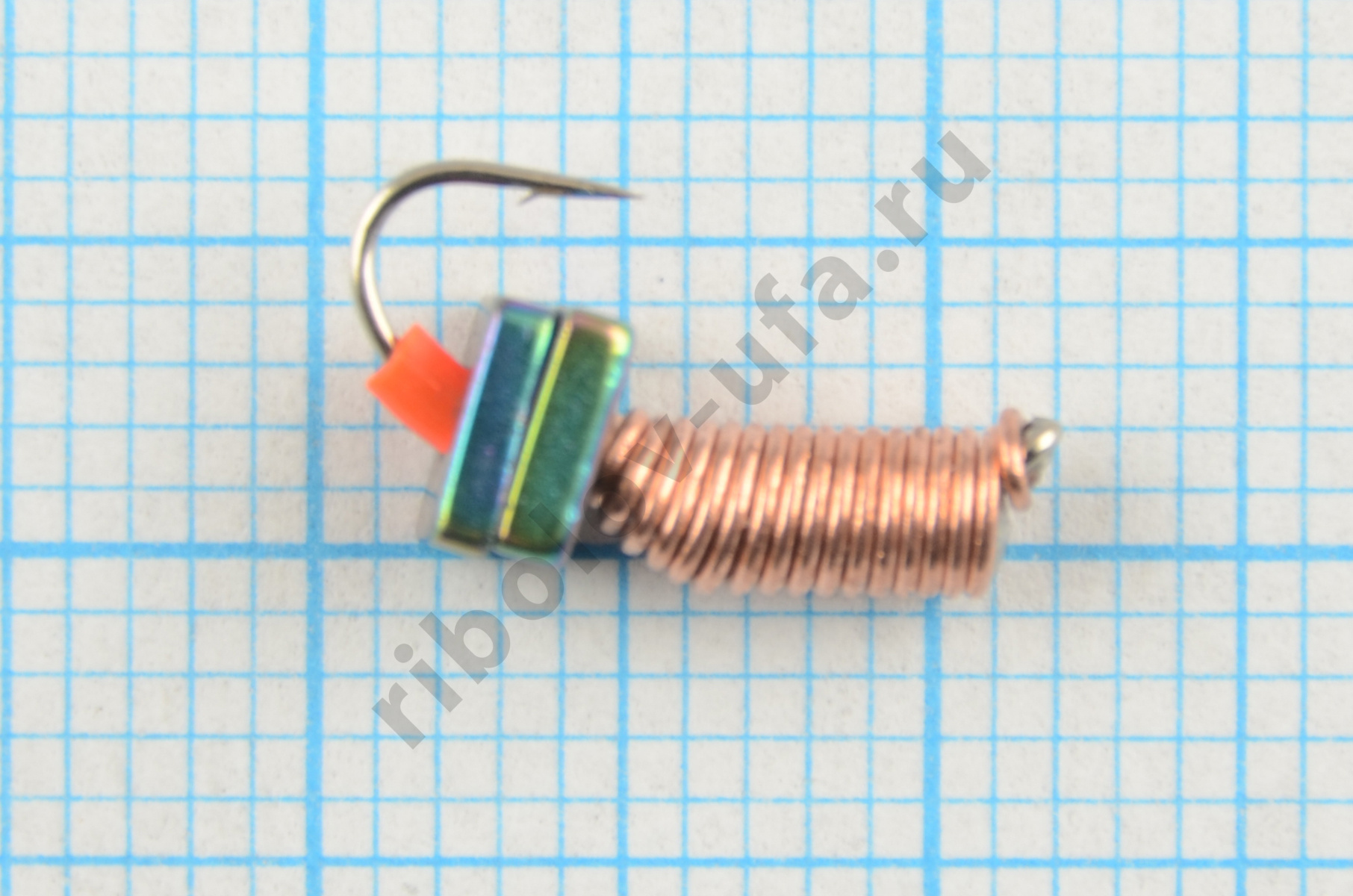 Мормышка Мир Вольфрама Ручейник Хамелеон кубик на крючке д. 2,5 мм