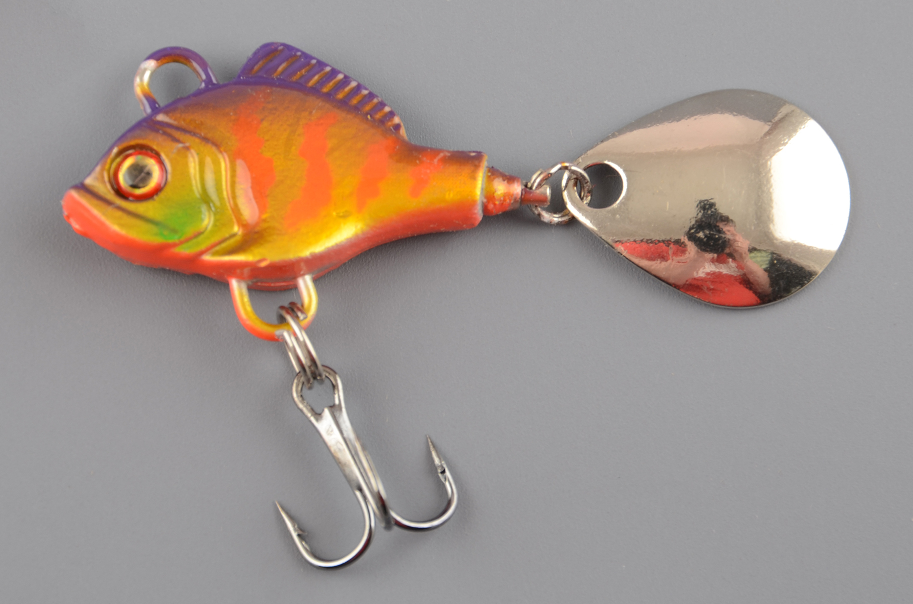 Тейл-спиннер Columbia Duh-5700 10гр, # 20