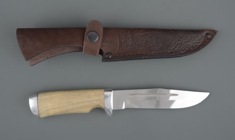 Нож туристический НР-14 хирургич.нерж.сталь, 65х13, орех (ручная работа)