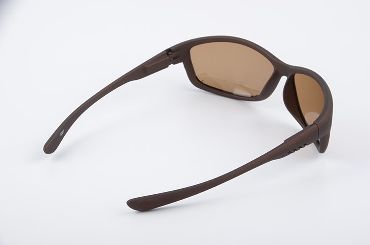 Очки No name поляризац (с чехлом и салфеткой) коричн./коричн./пласт. (3057)