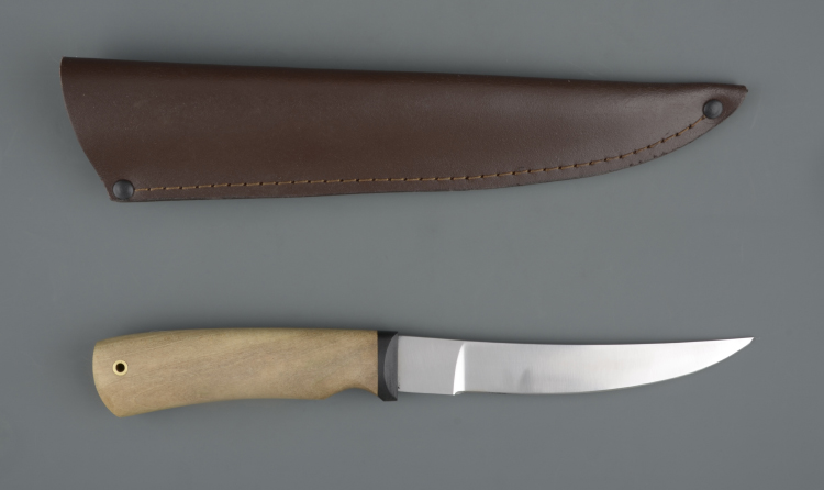 Нож упрощ. Филейный-У НФ-1 хирургич.нерж.сталь, 65х13, орех (ручная работа)