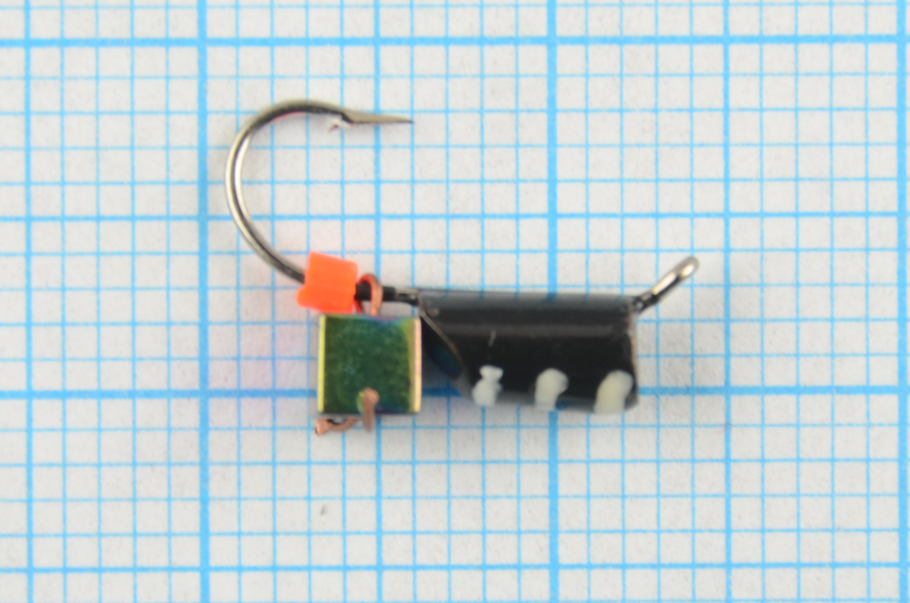 Мормышка Мир Вольфрама Столбик Хамелеон кубик подвесной д. 3 мм