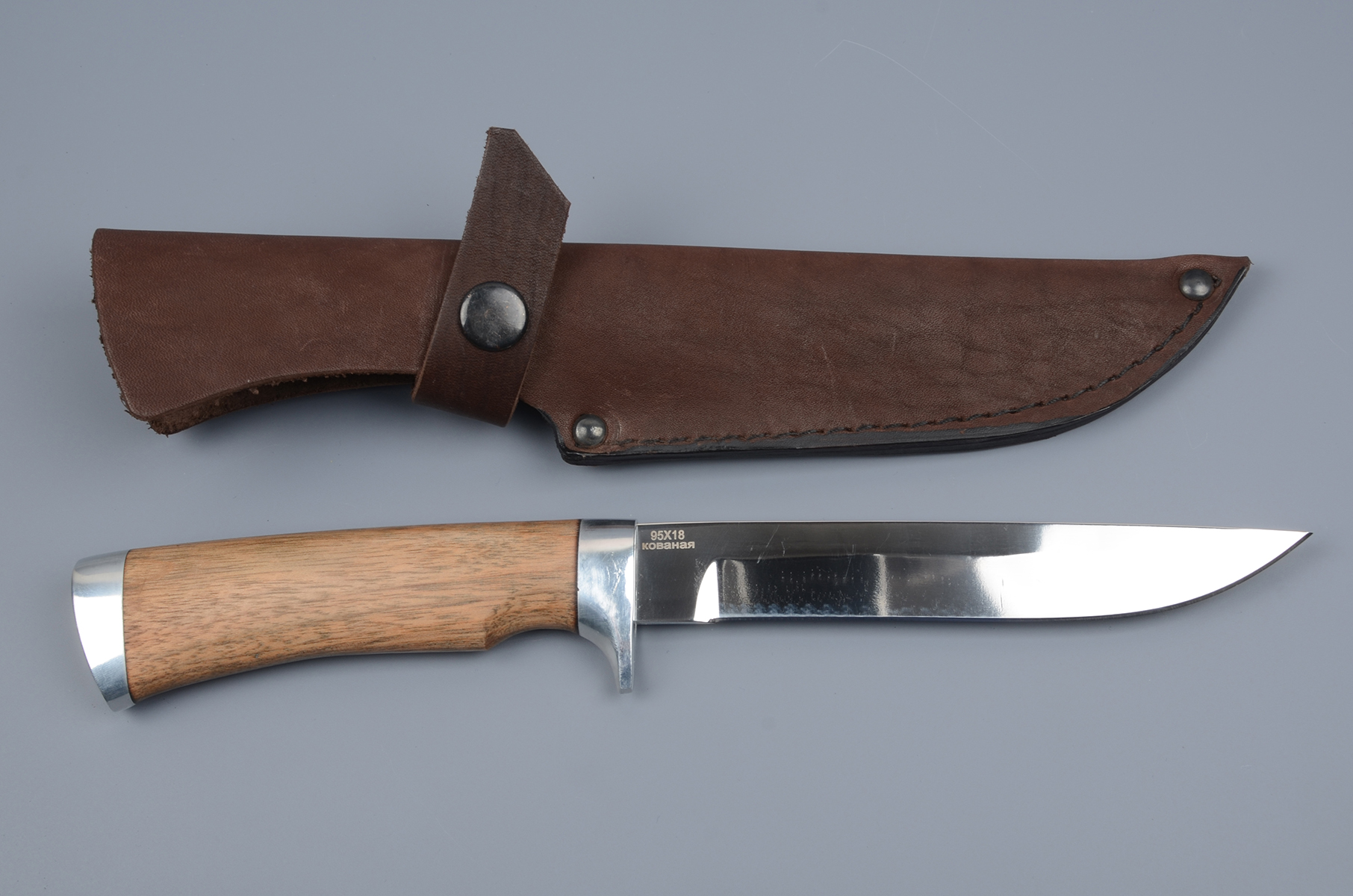 Нож Соболь кованая нерж.сталь, 95х18, орех (ручная работа)