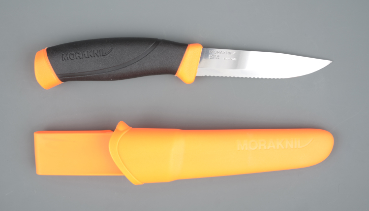 Нож Mora Morakniv Companion FS (нержавеющая сталь,с серрейторной заточкой 100мм) 11829