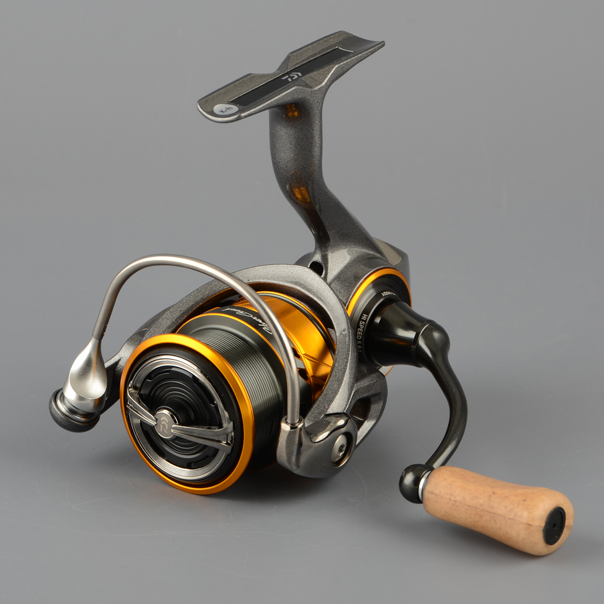 Катушка безынерц. Daiwa Silvercreek 22 MQ LT 2000S-H