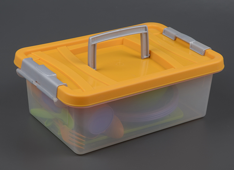 Набор для пикника Следопыт Weekend пластик, на 4 персоны, контейнер PF-CWS-PS01