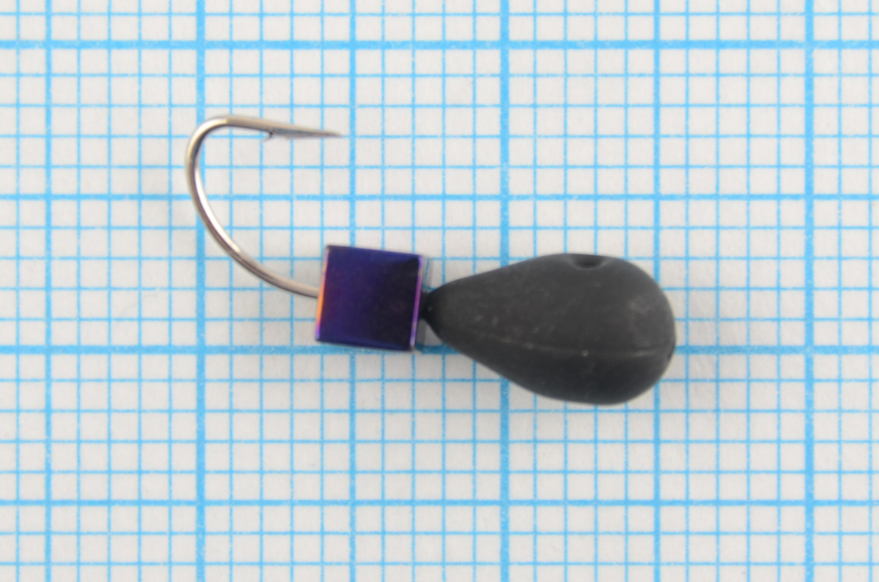 Мормышка Мир Вольфрама Капля Хамелеон кубик на крючке д. 5 мм черная