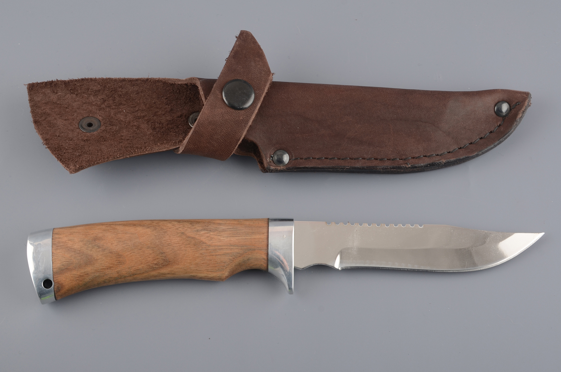 Нож Рыбак хирургич.нерж.сталь, 65х13, орех (ручная работа)