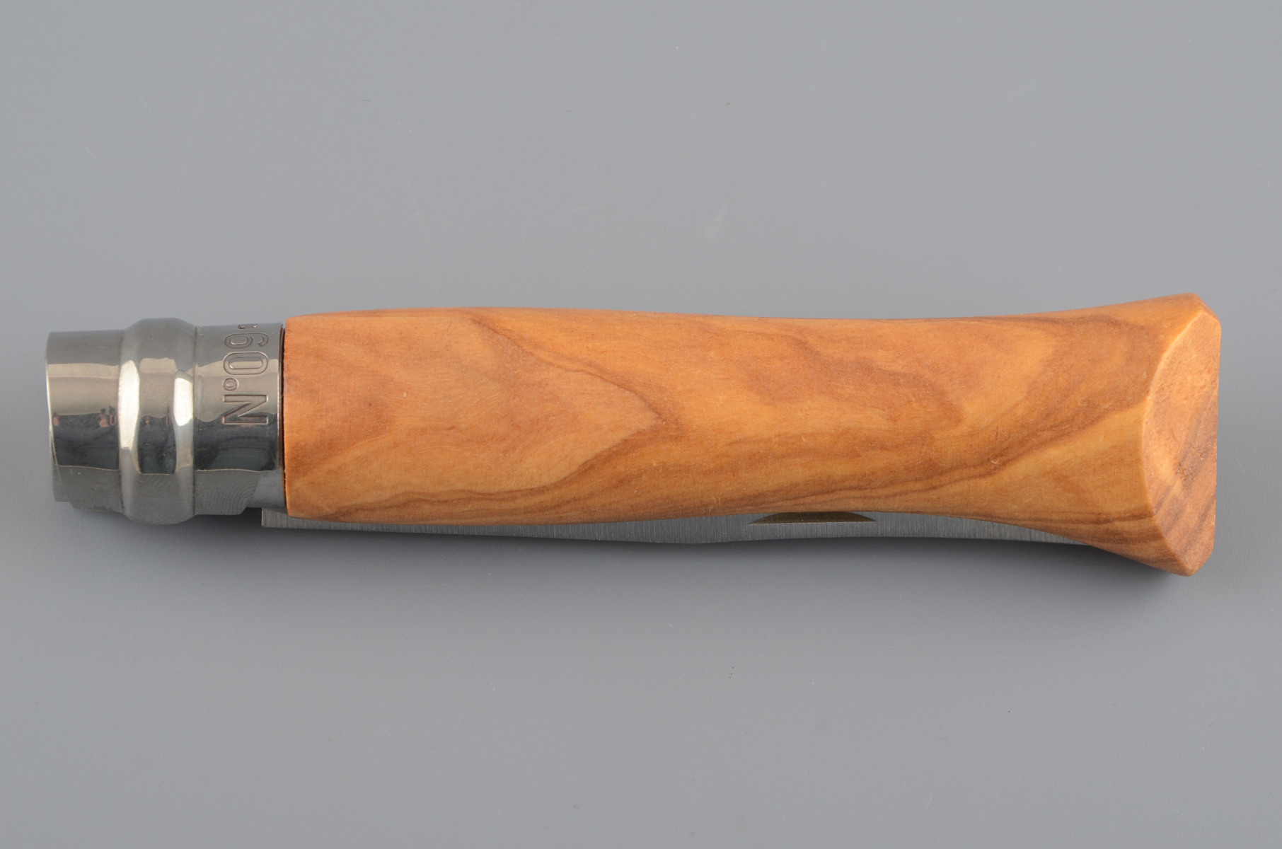 Нож Opinel 9 нержавеющая сталь, рукоять из оливкового дерева в картон.коробке