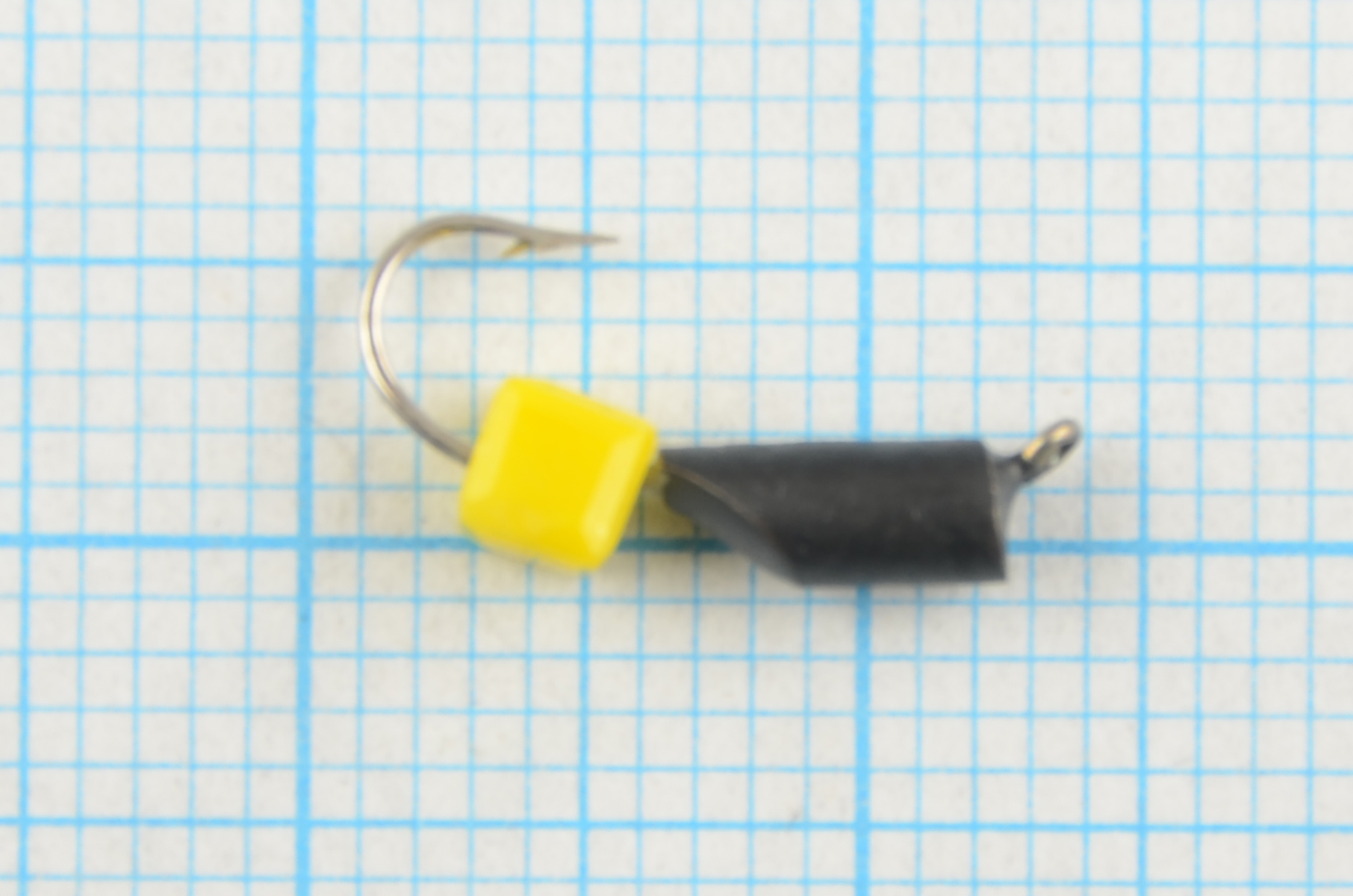 Мормышка Мир Вольфрама Столбик сырный кубик на крючке д. 2,5 мм черный