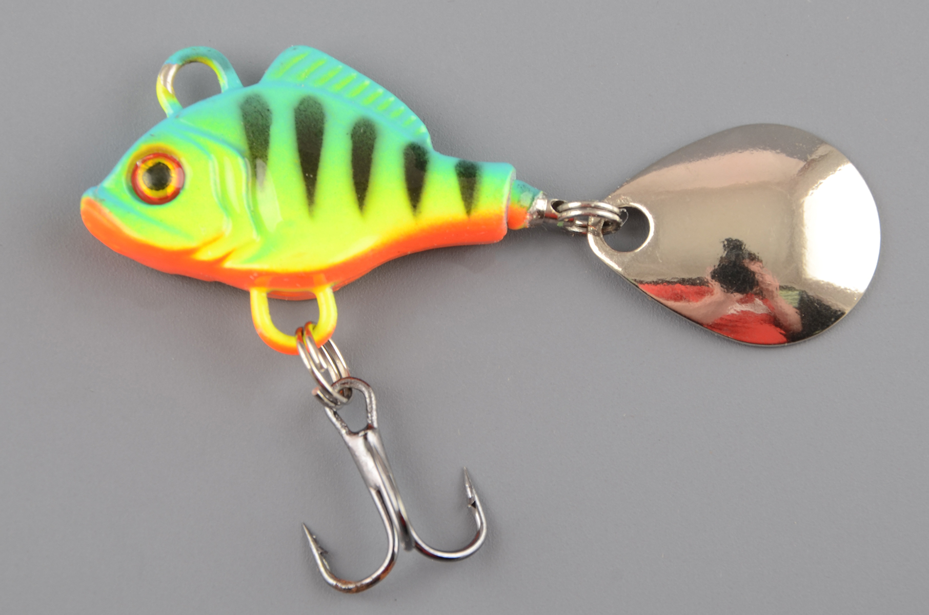 Тейл-спиннер Columbia Duh-5700 15гр, # 24