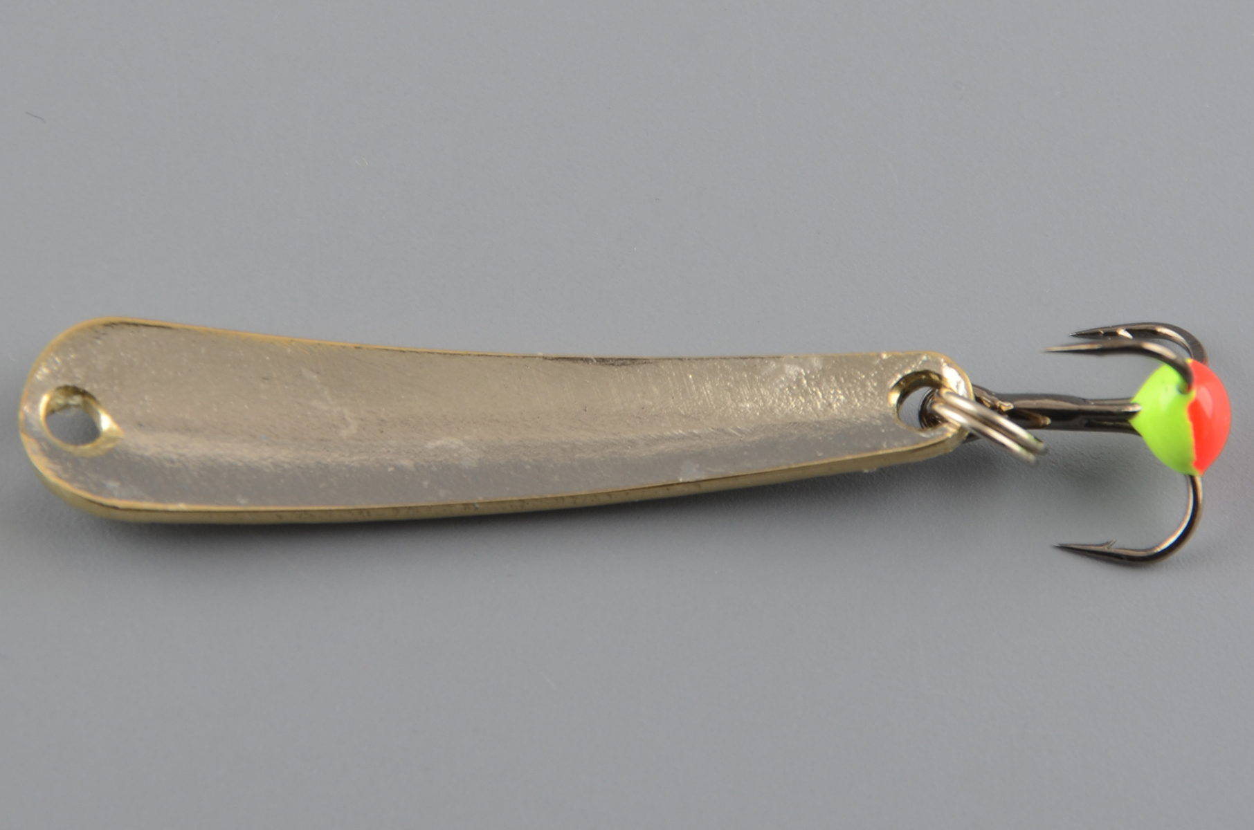 Блесна зимняя Бубнов колеблющаяся Окушок 41 мм 3 гр. жел/бел, латунь, ребр., тр. с каплей