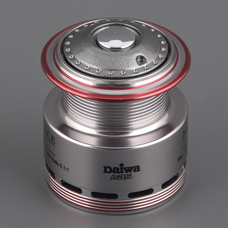 Катушка безынерц. Daiwa Megaforce 2050 X (задний фрикцион) 3+1 подш.