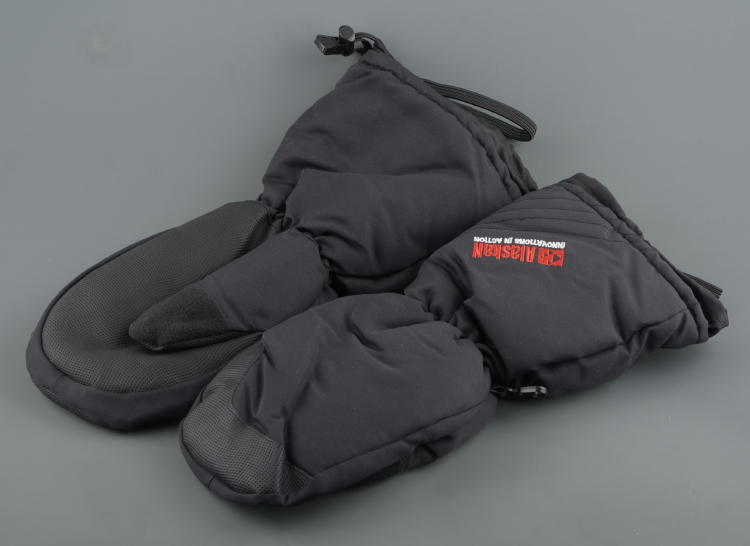 Варежки Alaskan Justing Hit черные р. L (AWGJHBL) РР